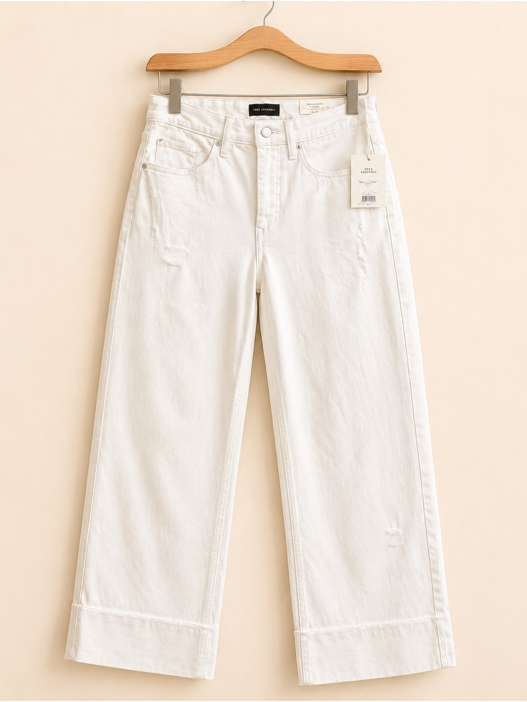Free Assembly White High Rise Straight Crop Jeans New With Tags